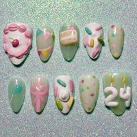 Press on nails handmade with care in Toronto, Canada! Am I the only one who wants to take a bite out of these birthday cake nails?! Celebrate YOU in this adorable set complete with balloons, sprinkles and customizable 3D candles 🎂 🌟 Durable and Reusable Application kit includes: - 1 cuticle stick - 1 nail buffer - 1 alcohol prep pad - 1 nail glue *Please let me know if you do not require the application kit so that I can reduce waste! 💌 Free international shipping on all orders Sizing info: -