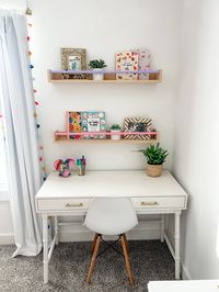 Girls room | girls desk | girls bedroom | book ledges | tween bedroom | kids bedroom | kids room