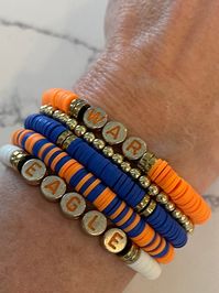 These bracelets come in Small, medium, large and extra large. These are customizable, and allow you to chose what colors, and name  for your bracelet and the 3 or 2 main colors of your team. A photo of team logo or colors is very helpful, if you could please message me a picture. There are many shades of each color, I will do my best to match the color the best I can.