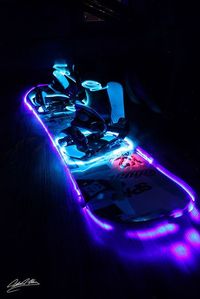 Light-Up Snowboard. Can you IMAGINE how cool this would be for night boarding?!