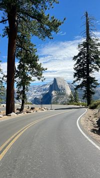 View at the Half Dome from Glacier Point road, Yosemite National Park, California, USA (made by Mirjam Iske) 11-08-2024 #roadtrip #california #yosemite #halfdome #mountains #landscape #nature #nationalpark #bucketlist #yosemitenationalpark #travel #places #vacation #road #aesthetic #background #wallpaper #lockscreen #inspiration #us #usa