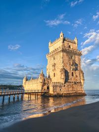 Torre de belem lissabon portugal sunrise