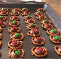 3 Ingredient Holiday Recipe-Pretzel Rolo Bites - Simple Local Life