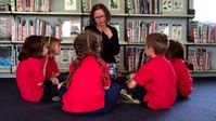 Yolanda Soryl teaches New Zealand 5 year old New Entrant (reception) pupils phonological awareness through a phoneme (sound) deletion activity. The children learn how to manipulate sounds to make new words. This phonemic awareness is a vital skill for later success in reading and spelling. Research has well established the link between phonological awareness and success in literacy. 