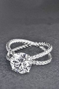 Simple Engagement Rings For Girls Who Loves Classics ❤ See more: http://www.weddingforward.com/simple-engagement-rings/ #weddings