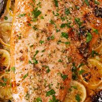 This is the only baked salmon recipe you'll ever need. #fish #fishrecipes #salmon #salmonrecipes #easyrecipes #healthyrecipes #delish