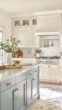 Discover cozy French country kitchens filled with charm and warmth 🍯🥖. Perfect for transforming your space into a cozy haven!