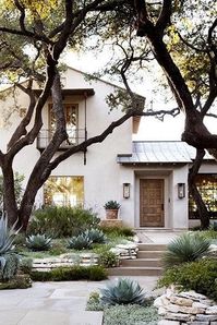 A calming palette and tasteful design make this big Texan home a star of the state.