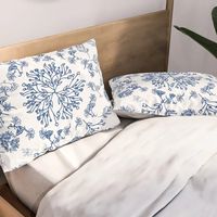 Botanicals in a circles. ferns, garden, leaf, botanic, white, blue, boho, white-blue. Pillow Sham