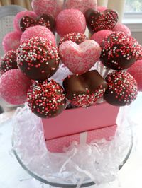 Valentine cake pops