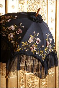 Parasol: ca. 1890-1900, French, gauze, wire, coloured velvet.