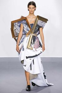 Viktor & Rolf Autumn-Winter 2015/16 Couture Collection be-jewel.com