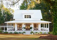 20 Porch Railing Design Ideas to Boost Your Home's Curb Appeal