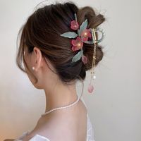 Product information:Material: alloy, colored glassStyle: WomenColor: Begonia red, taro purple, narcissus blue, cherry blossom powderSize: Grab clip approx. 11.5 * 4.5cmPacking list:Hair clip * 1