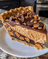 Gordon Ramsay 🍖🥗 | Giant Reese's Peanut Butter Pie 😍 | Facebook