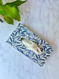 William Morris Tissue Box Cover, Structured Tissue Box Holder, Dressing Table Decor, William Morris Gift, Self Care. - Etsy