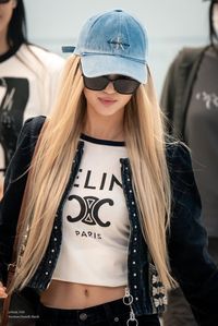 NEWJEANS AIRPORT ARRIVAL ♡ DANIELLE #DANIELLE #NEWJEANS #다니엘  danielle, newjeans, newjeans danielle, danielle newjeans, danielle marsh, mo jihye, 다니엘