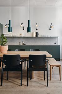 I nuovi uffici di Fjord a Helsinki. Un progetto firmato dall’interior designer Joanna Laajisto che ricorda le atmosfere di una vera casa. Come sarà l’ufficio del futuro? Simile a una casa. O almeno è quello che sembra a giudicare dagli ultimi trend in atto. Perché se, da un lato, la crescita costante dei lavoratori freelance porta sempre più persone...Read More » »