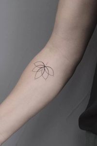 36 Beautiful Lotus Tattoos (Design & Meaning - 2021 Guide)