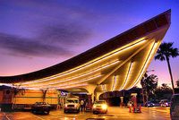 The dramatic upward-curving roof is one of the most iconic examples of Googie architecture that still stands today.