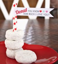 christina williams: Valentine Donut Flags