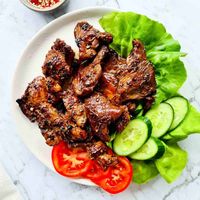 Infused with fragrant lemongrass and punchy fish sauce, this Vietnamese pork chops recipe is rich in flavour that's sweet, savoury and salty.