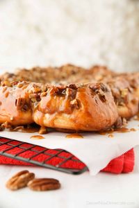 Easy Caramel Pecan Rolls