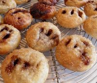 eccles cakes . . . yum, yum, yummmm!!! (it must be my British ancestry coming out in me, but I simply loooooooove these!)