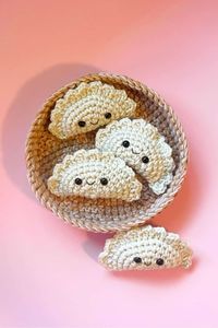 Crochet Dumpling Pattern - thecaffeinatedsnail.com