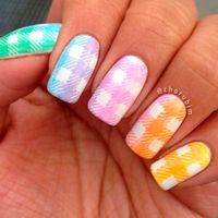 Gingham pattern nails