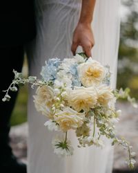 A touch of something blue for Katie’s bridal bouquet 🤍 Location & venue @dunespalmbeach Florals by @_ellebore Photography by @keegancronin