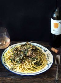 Pasta con le sarde (pasta with sardines) is a dish that I discovered while visiting Sicily a few years back (Oh, Sicily, a positively stunning, tranquil