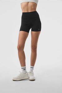 Found: The perfect pair of biker shorts. Designed with a high-rise, sweetheart seams in the back and a not-too-short, not-too-long 5-inch length. They’re done in our best-selling Airlift fabric and fit like a dream—sleek and sculpting with a comfortable amount of compression. Dress them up for dinner, dress them down to lounge… You know what to do.