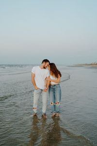 Central Texas Beach Engagement Theme | Couples Photoshoot Ideas | Angelina Loreta Photography | Gretchen and Ezra decided to have a super candid engagement session with beach engagement photos and romantic moments! Discover romantic couples photography, couples photoshoot poses beach, beach engagement aesthetic, and Texas engagement photos! Book Angelina for your playful engagement photos or summer engagement session at angelinaloreta.com!