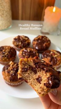 12 muffins • Ingredients: 3 mashed bananas 1/2 cup unsweetened peanut butter (120 ml) 2 eggs 1/2 cup almond flour (120 ml) 2 teaspoons baking powder 2 teaspoons cinnamon 1/2 cup crushed pecans (120ml / 75g) 1/2 cup 80% dark chocolate chunks (120 ml/ 85g) • 1. Mix the bananas, peanut butter and eggs together 2. Add the flour, baking powder and cinnamon and stir to combine 3. Fold in the crushed pecans and chocolate chunks 4. Spoon the batter into lined muffin tins 5. Bake at 180 degrees