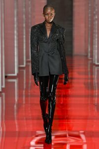 Versace Fall Winter 2022 Women's Fashion Show | Online Store EU