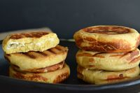 Arepas Boyacenses (Made With Flour & Cheese)