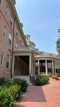 although it was sweltering hot, the campus looked stunning #yunxiaoyu #williamandmary #uni #university #campustour #collegetour #campus #virginia #vacation #beautiful #aesthetic