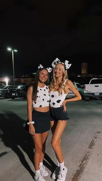 halloween costume  • best friends halloween costume idea  • bff costumes  • halloween costume idea simple  • easy halloween costume  • last minute halloween costume idea   • cute halloween costumes  •