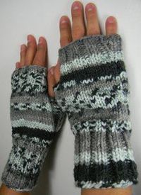 Two Needle Fingerless Mitts | AllFreeKnitting.com