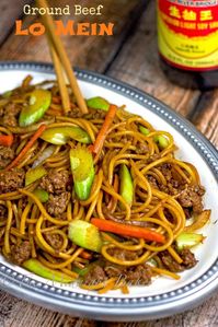 Ground Beef Lo Mein | bakeatmidnite.com | #lomein #pasta #asianfood #groundbeef