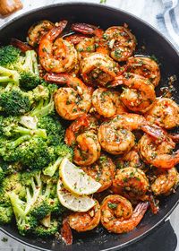 Garlic Butter Shrimp with Broccoli - #shrimp #broccoli #recipe #eatwell101 - This garlic butter shrimp and broccoli skillet recipe is quick, simple, and big on flavor! - #recipe by #eatwell101