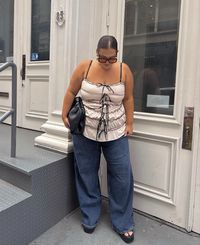 new york, nyc outfit, summer outfit inspo, plus size fashion, plus size top, trendy outfit, street wear, bows, trendy fashion, braids, baggy jeans