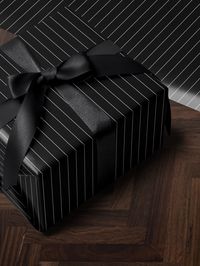 This pinstripe wrapping paper roll is an elegant choice for wedding gifts or wrapping presents for your boyfriend's birthday or Father's Day. It adds a touch of sophistication to any gift, making it an elegant choice for dads, sons, or any special occasion. 𝐌𝐚𝐭𝐞𝐫𝐢𝐚𝐥𝐬 ----------------------- All wrapping paper is printed in full color. Matte is printed on a 24# coated bond paper and gloss is 185 gsm. 𝐒𝐢𝐳𝐞𝐬 𝐀𝐯𝐚𝐢𝐥𝐚𝐛𝐥𝐞 ------------------------- 30" x 72" 30" x 180" 𝐇𝐨𝐰 𝐭𝐨