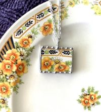 Dishfunctional Designs: New Broken China Jewelry!