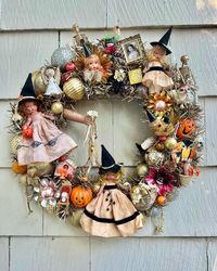 ChristmasOnBelmont | Happy October!🧡🖤🧡🖤🧡 Here’s a cute wreath for a special friend in California. I still have a few more touches to add, but, it’s almost… | Instagram