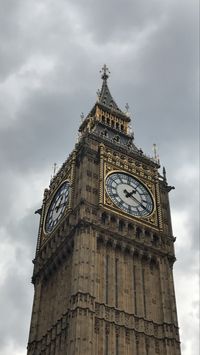 #europe #london #england #travel #bigben #clock #cloudy #gloomy #architecture #aesthetic