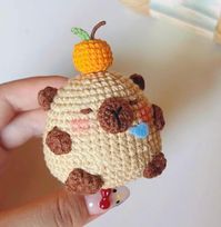 Capybara avec une orange sur la tête au crochet, patron PDF, animaux mignons au crochet, Amigurumi sans couture, mini mignon porte-clés Capybara, mini porte-clés peluche **LE PRODUIT QUE VOUS RECEVREZ EST UN FICHIER PDF AVEC DES INSTRUCTIONS DE CROCHET EN ANGLAIS, ET NON UN PRODUIT PHYSIQUE** ✔️ Lors de l'achat, vous recevrez un fichier PDF contenant des instructions détaillées pour le crochet. Ce fichier guidera la création des étapes, des types de points et des illustrations pour faciliter le processus. ✔️ Dans les instructions destinées au crochet d'amigurumi, vous trouverez une liste du matériel que vous devez préparer, en veillant à ce que vous ayez tout le nécessaire pour commencer et terminer votre travail au crochet avec succès. Cela comprend généralement : - Types de fil (par exem