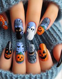 Get inspired with simple yet spooky short Halloween nails ideas. Perfect for a quick and stylish Halloween look. #SimpleHalloweenNails #SpookyNails #ShortNailsIdeas