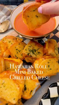 This AMAZING Hawaiian Roll Grilled Cheese recipe is hands-down one of the best recipes I have ever tried! They are so good by themselves or to dunk in your favorite tomato soup! 🍅🥫